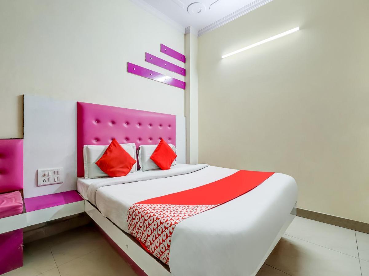 Oyo 75948 Hotel Tushar Continental Nueva Delhi Exterior foto