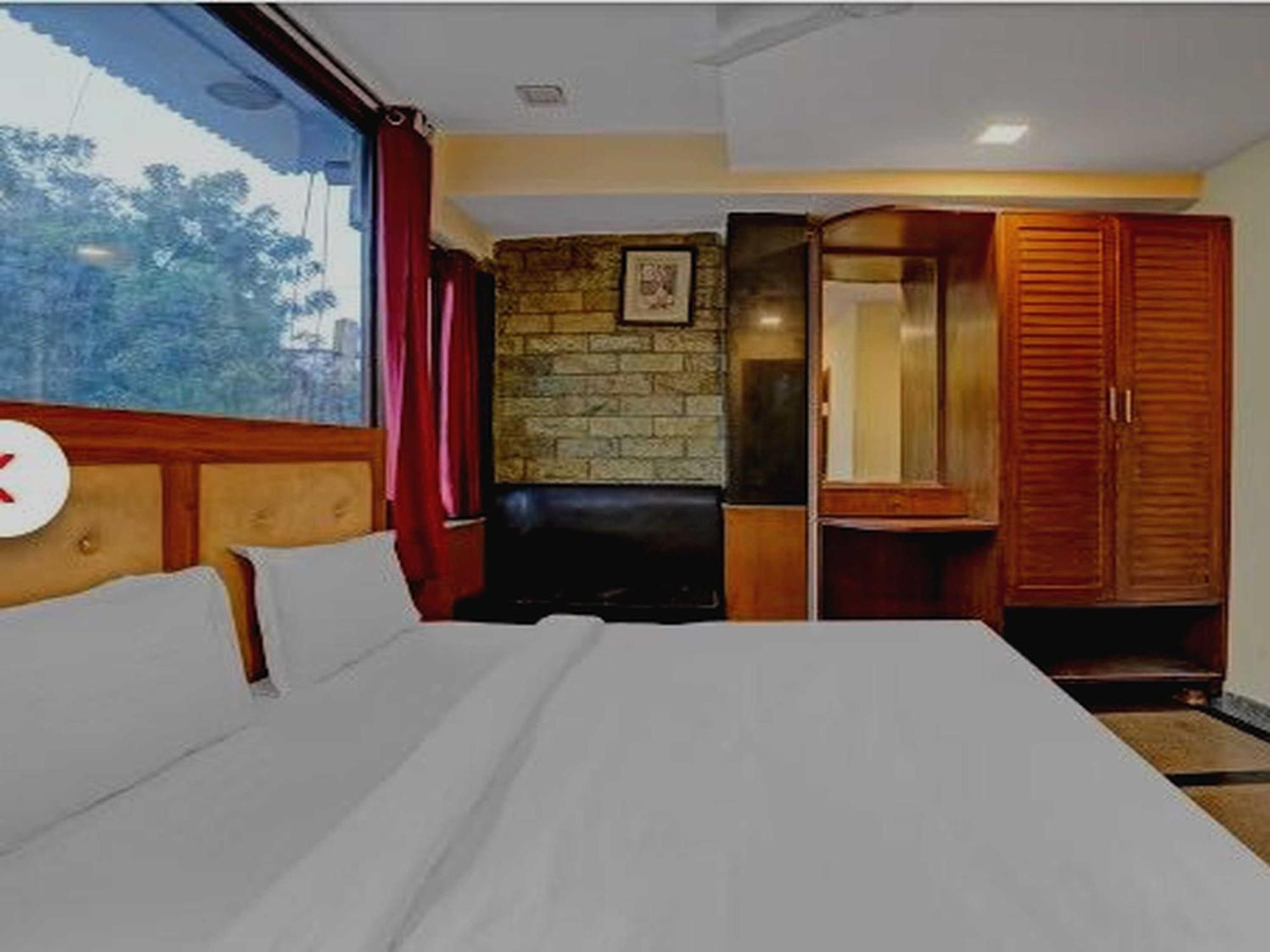 Oyo 75948 Hotel Tushar Continental Nueva Delhi Exterior foto